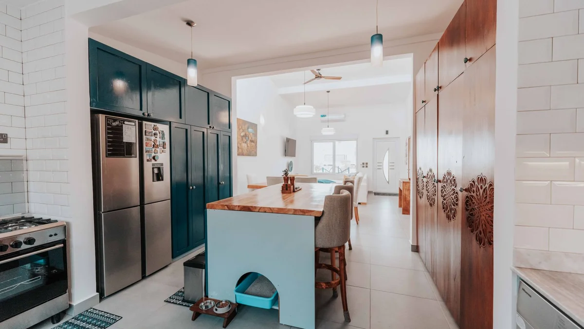 Kitchen with island seating