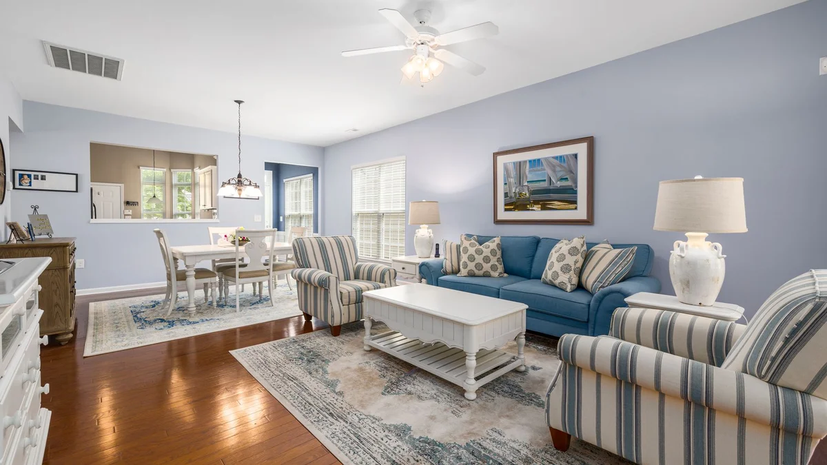 Cozy coastal living and dining room
